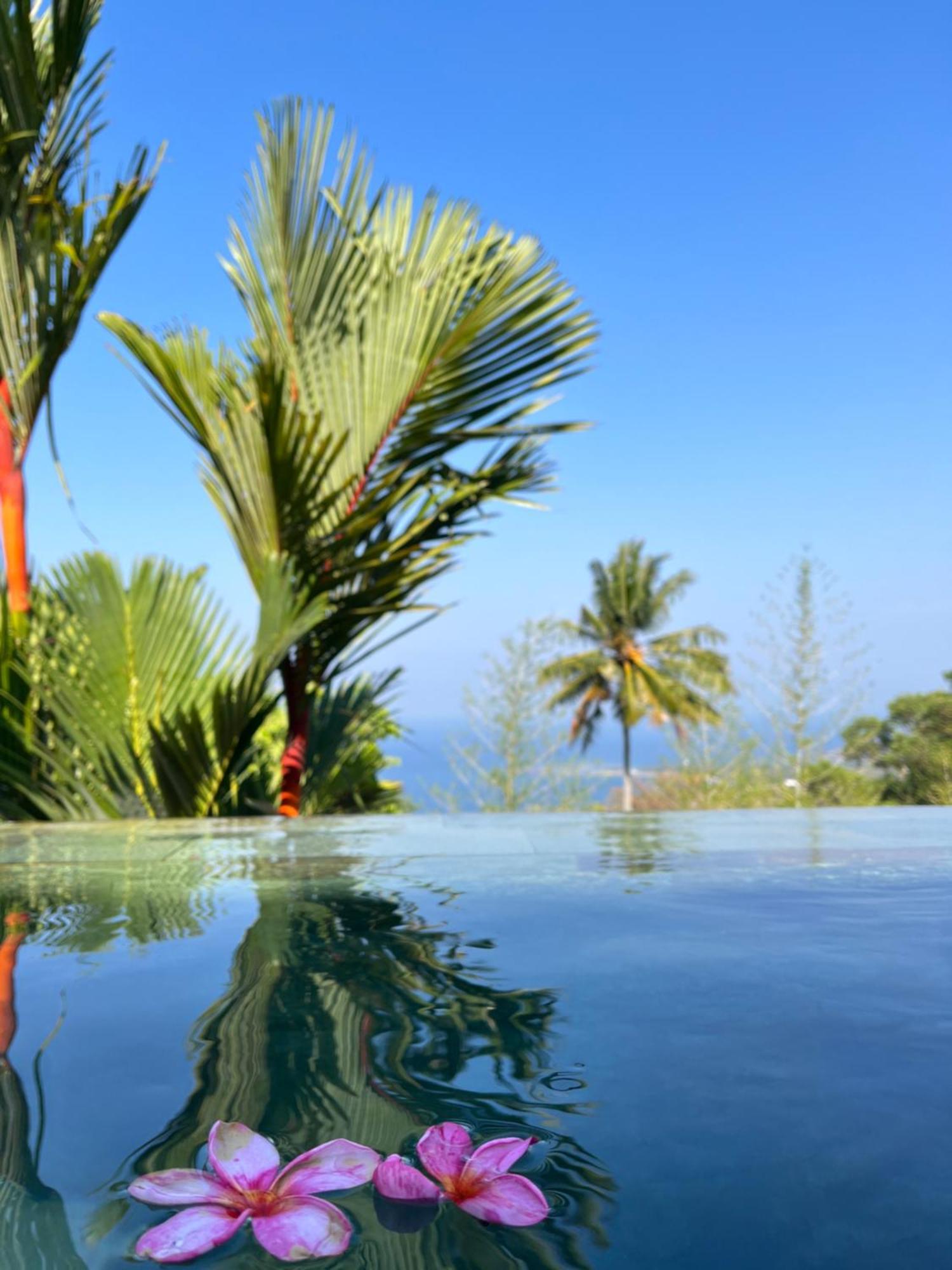 The Puncak Lombok Hotel Senggigi Exterior photo